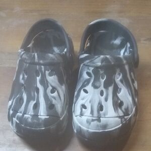 CROCS Kids Black and White Swirl Water Clogs